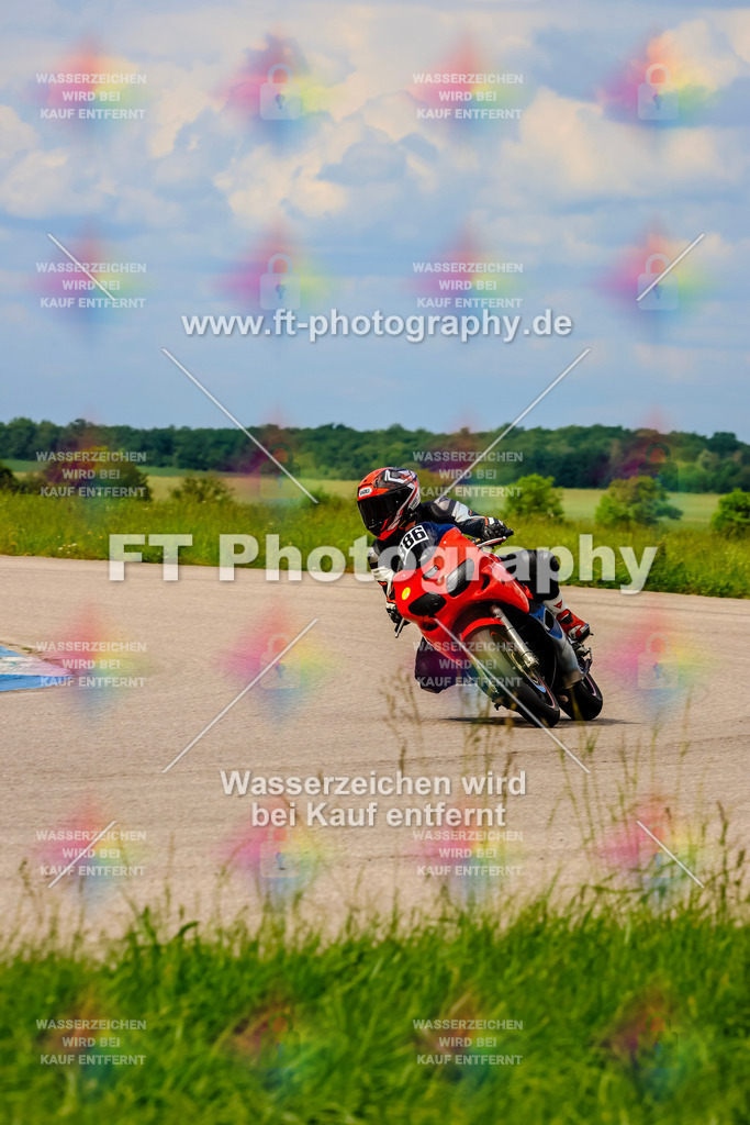 MotoTeam-1088 | Hier findet Ihr Bilder von Touristenfahrten auf der Nürburgring Nordschleife oder von anderen Veranstaltungen die ich besucht habe. Viel Spass beim Durch Schauen 