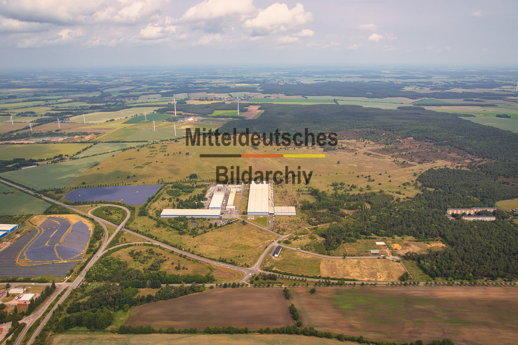 25_Gardelegen_IMG_Altmark_gelb_3747 | Die schönsten Luftbilder von Sachen-Anhalt & Mitteldeutschland als Bilddatenbank zur kommerziellen Nutzung. Nutzen Sie unsere Erfahrung seit 2005 in der Luftbildfotografie. - Realisiert mit Pictrs.com