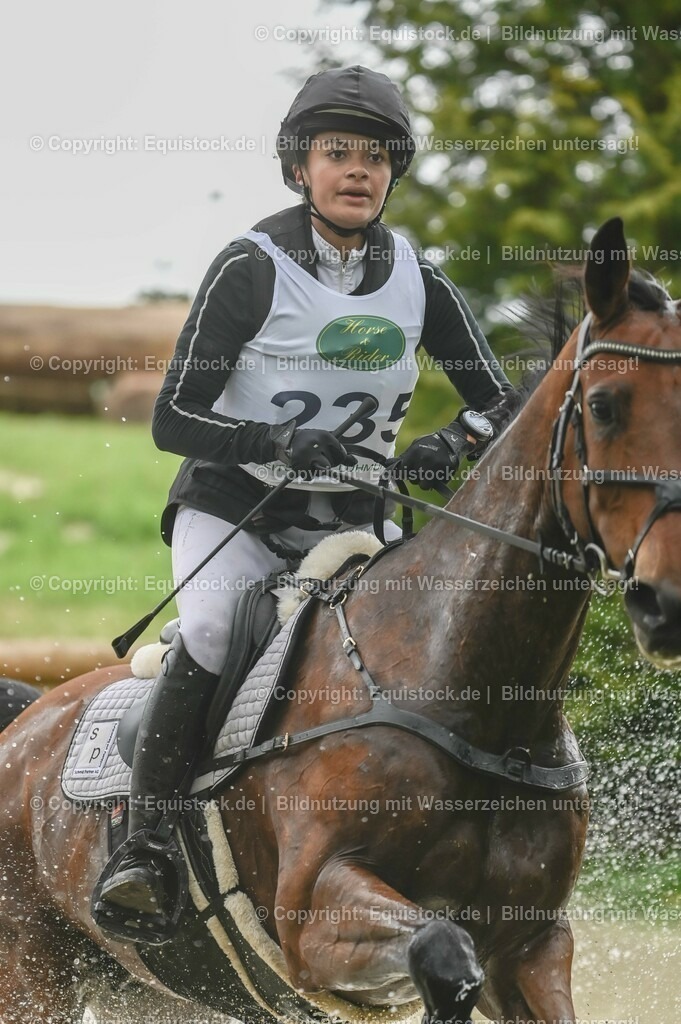 20230513_CCI2_Section2_Gelände_0590 | equistock