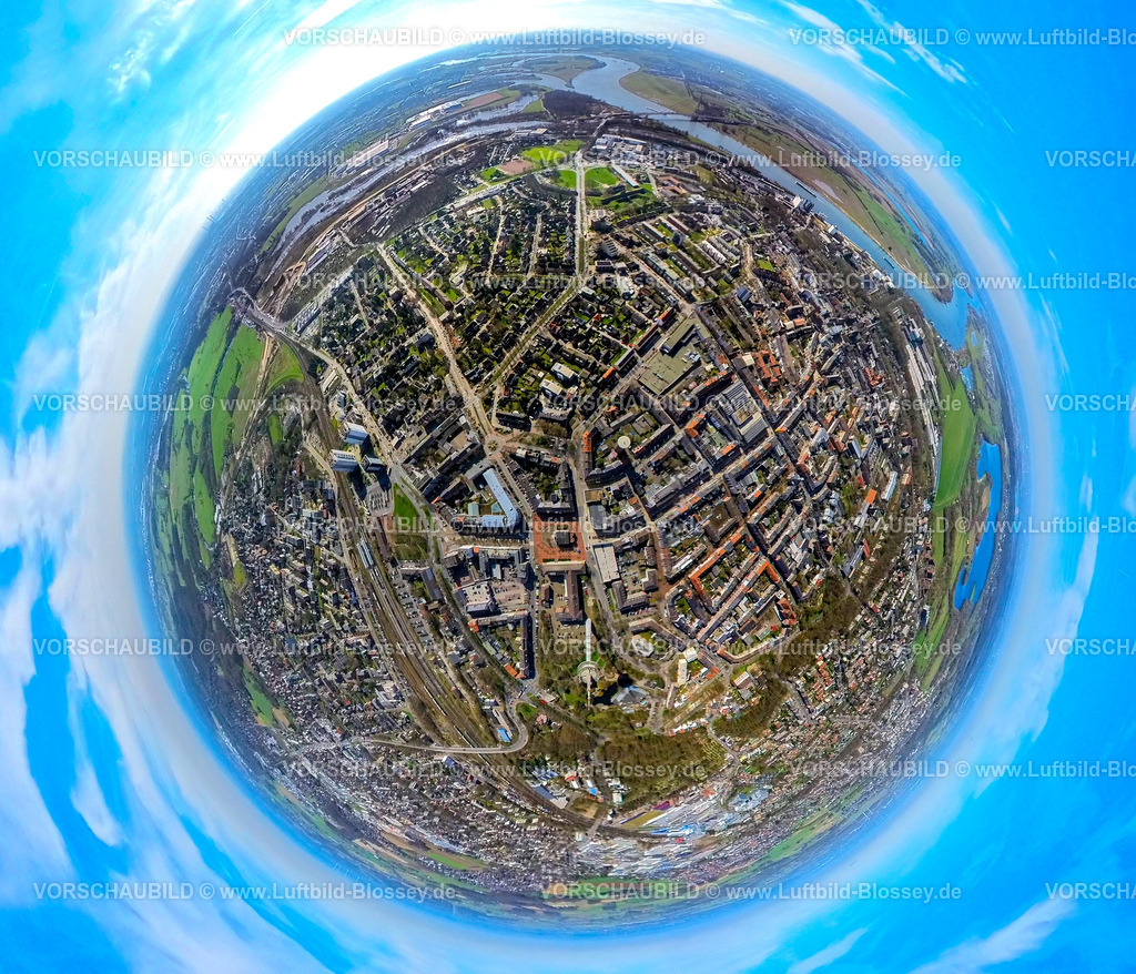 Wesel240390058Mitte | Luftbild, Wohngebiet Ortsansicht Wesel-Mitte, City Innenstadt mit Berliner Tor Platz und Hbf Bahnhof mit Ausbau der Betuweroute und Betuwe-Linie Eisenbahnstrecke, Erdkugel, Fisheye Aufnahme, Fischaugen Aufnahme, 360 Grad Aufnahme, tiny world, little planet, fisheye Bild, Wesel, Nordrhein-Westfalen, Deutschland