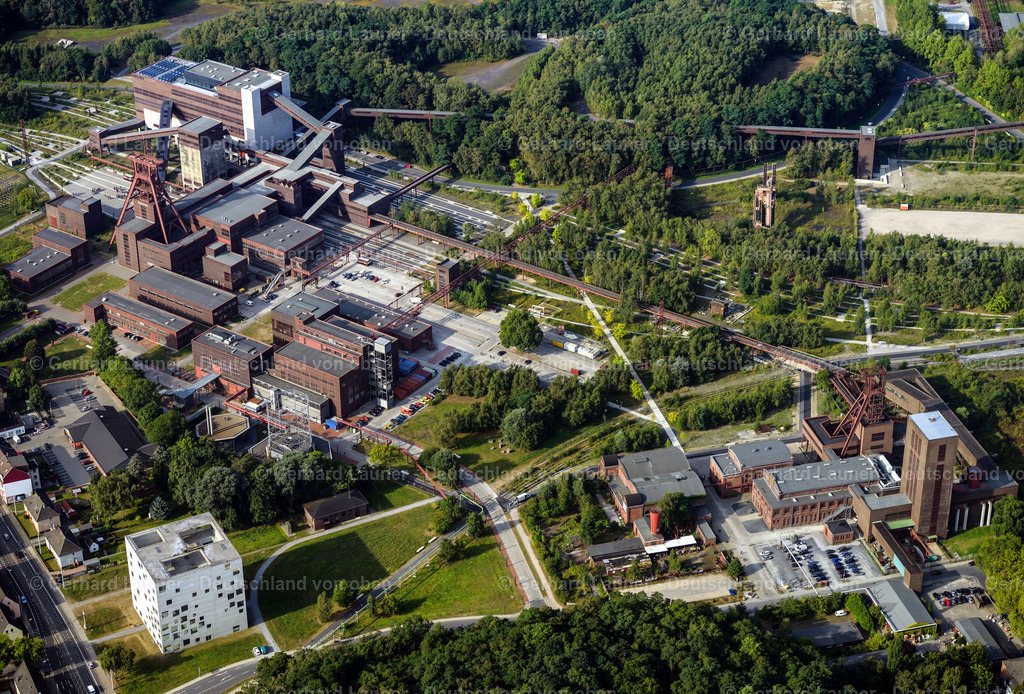 3293378 | Zeche Zollverein, Essen ESSEN 25.08.2021 Museums- Gebäude- Ensemble Zeche - Ruhr Museum in Essen im Bundesland Nordrhein-Westfalen. // Museum building ensemble pit - Ruhr Museum in Essen in the state North Rhine-Westphalia. Foto: Gerhard Launer