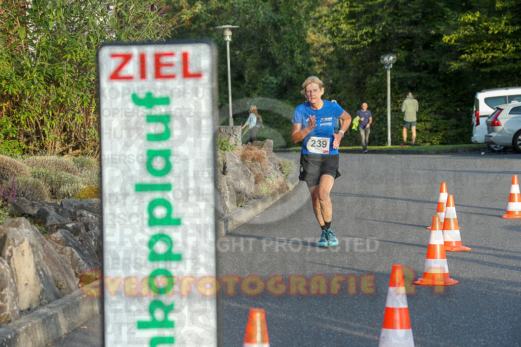 250801_1942_EX1_8415 | Sportfotografie im Rhein-Sieg Kreis, Köln, Bonn, NRW, Rheinland Pfalz, Hessen, etc. Unser Tätigkeitsfeld umfasst den Laufsport vom Volkslauf über den Marathon, Duathlon, Triathon bis zum Ultralauf wie Kölnpfad Ultra oder Schindertrail.