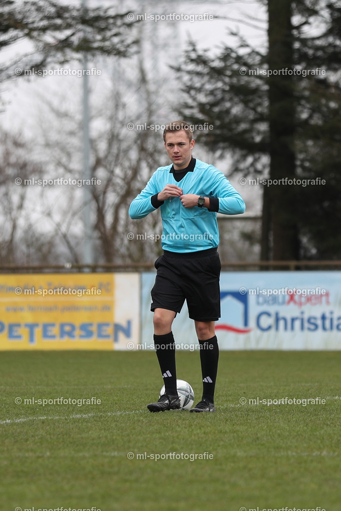 Fußball I Frauen I Saison 2025/2026 I Oberliga Schleswig-Holstein I 14. Spieltag I SV Frisia 03 Risum-Lindholm - SV Wahlstedt | ml-sportfotografie - Realisiert mit Pictrs.com