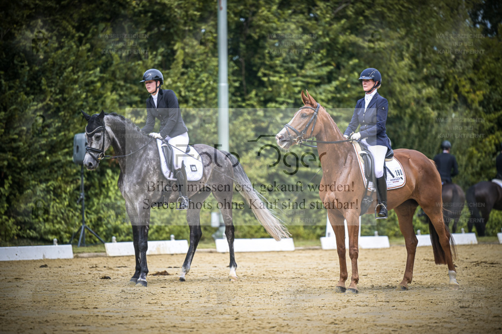 DOS_2601 | Entdecke hochwertige Reitturnierfotos von Foto Oger. Professionell, emotional und authentisch – jetzt Lieblingsmomente im Shop bestellen. - Realisiert mit Pictrs.com