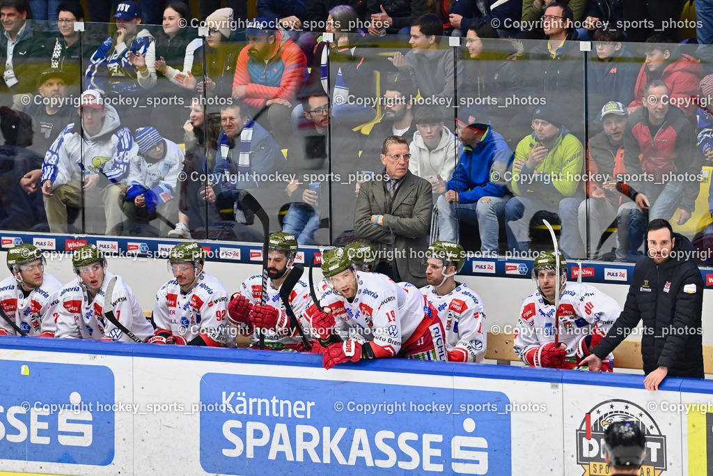 EC VSV vs. HC Bozen 16.2.2024 | Spielerbank HC Bozen, Headcoach HC Bozen Glen Hanlon, EC VSV vs. HC Bozen 16.2.2024, EC VSV vs. HC Bozen 16.2.2024 am 16.02.2024 in Villach (Stadthalle Villach), Austria, (Photo by Bernd Stefan)