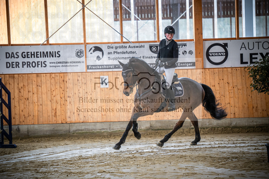 DOS_0105 | Entdecke hochwertige Reitturnierfotos von Foto Oger. Professionell, emotional und authentisch – jetzt Lieblingsmomente im Shop bestellen.Deutschlandweite Turnierfotografie. - Realisiert mit Pictrs.com