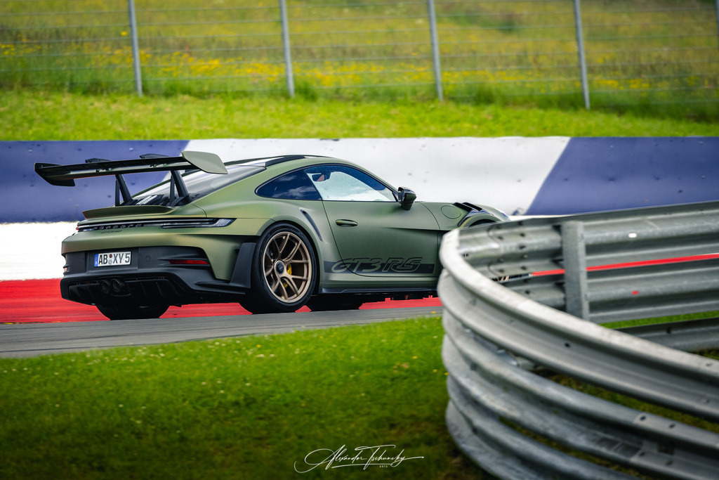 R6PZ2306 _Alexander Tschuncky | Entdecken Sie die faszinierende Welt von Alexander Tschuncky Arts: Kreative Fotografie, atemberaubende Automobilkunst und hochwertiger Bilderdruck. Lassen Sie sich inspirieren! - Realisiert mit Pictrs.com