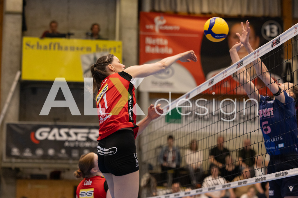 Volleyball I Frauen I Saison 2025-2026 I Volleyball NLA | Women I 1/2 Finals I  VC Kanti Schaffhausen - Sm'Aesch Pfeffingen I 07.03.2026 | 11 Kateřina Holásková (CZ) (VC Kanti Schaffhausen) – Mitte - Realisiert mit Pictrs.com