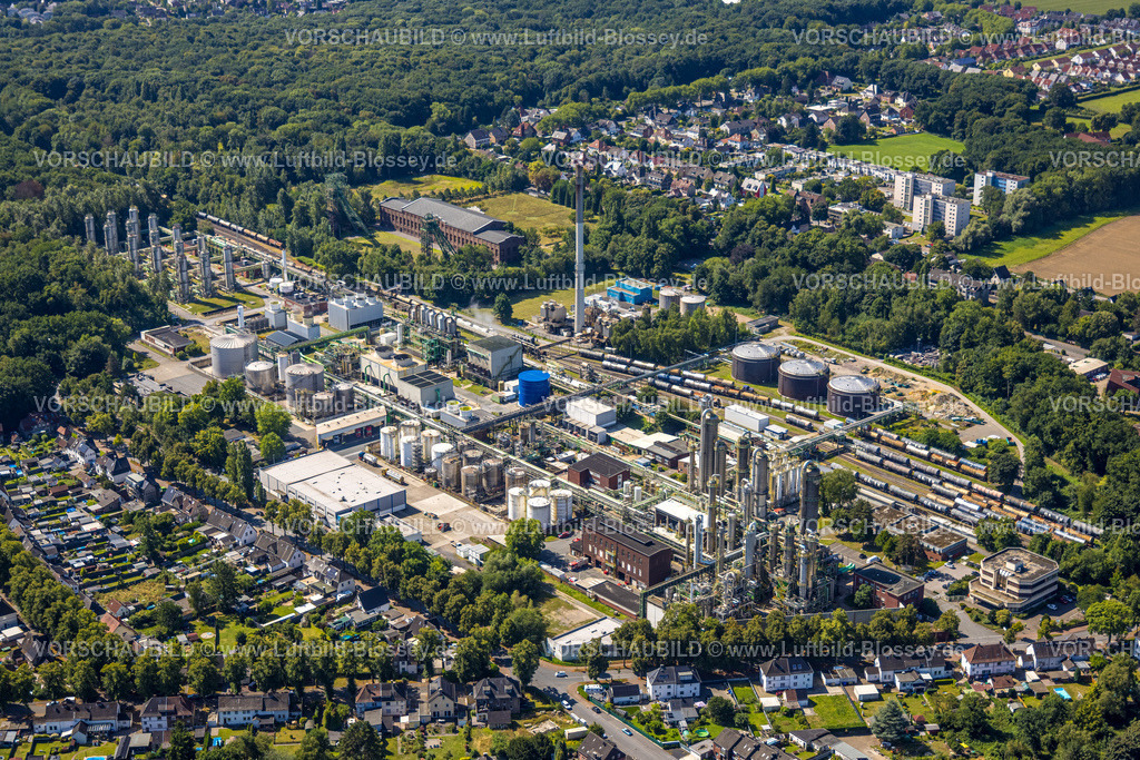 Gladbeck250800831 | Luftbild, Ineos Phenol GmbH Chemiewerk, Arbeitersiedlung Krugstraße, zwischen Arenbergstraße und Serlostraße, Zweckel, Gladbeck, Ruhrgebiet, Nordrhein-Westfalen, Deutschland