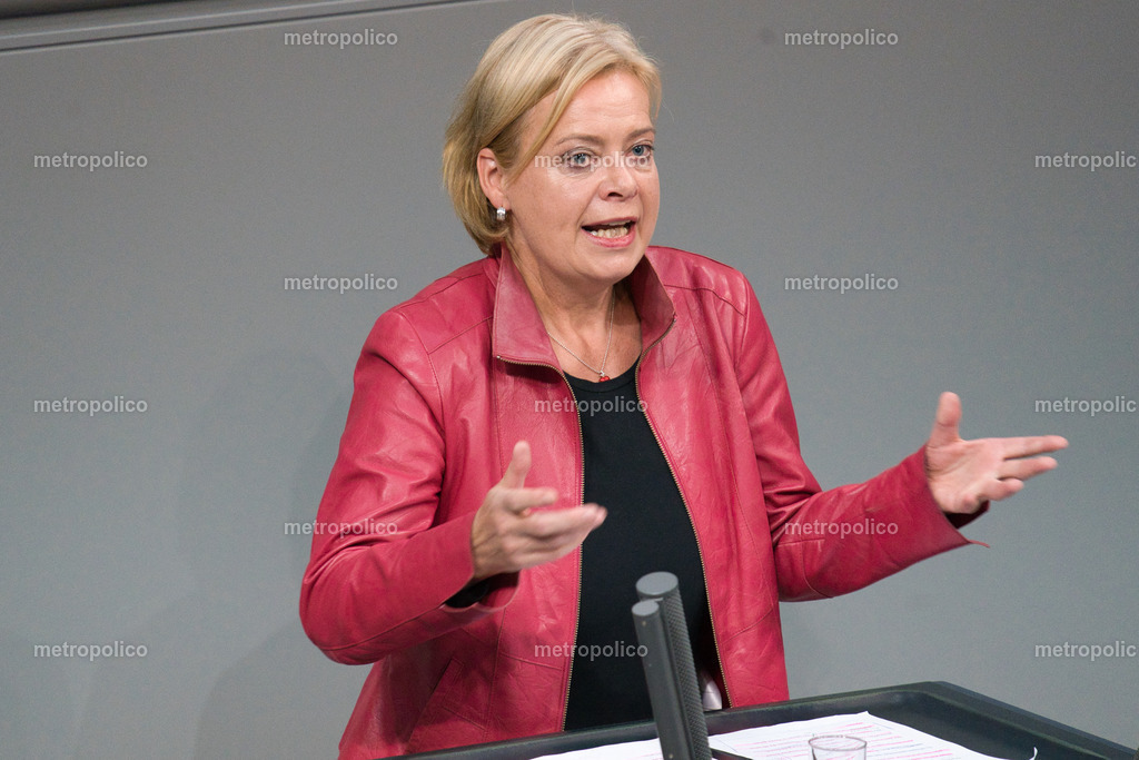 Gesine Lötzsch (9) | Metropolico