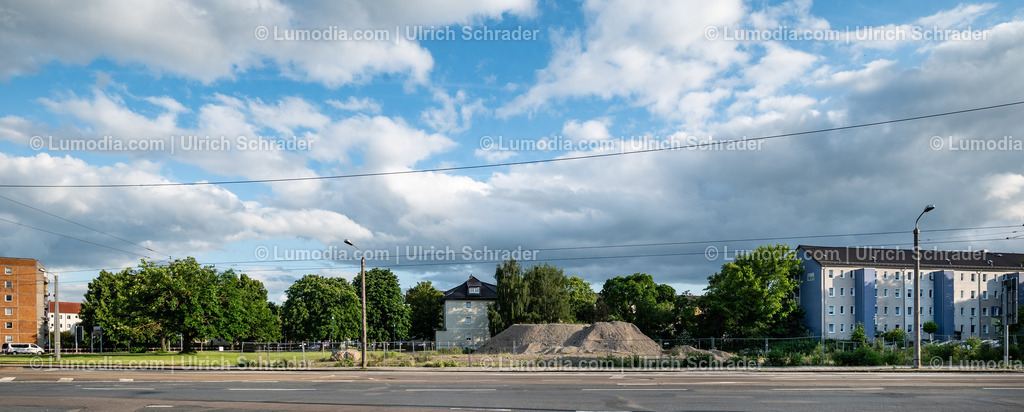 10049-14151 - Halberstadt - Kühlinger Strasse | Stockfoto und Bilderpool mit Bildmaterial aus Deutschland, dem Harz, Halberstadt, Quedlinburg, Wernigerode und weltweit. Qualitativ hochwertige und professionelle Fotos anschauen und kaufen. - Realisiert mit Pictrs.com
