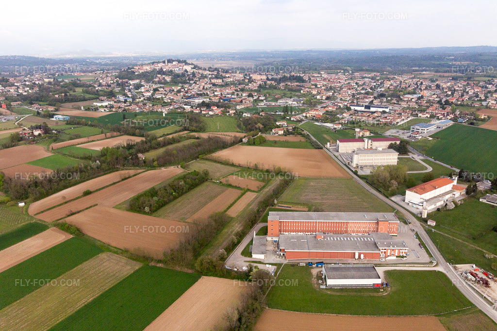 Aerial view: View of the town in San Daniele del Friuli in the state Udine, Italy.Photo: IMG_098755.jpg taken on 04/07/2017 by Werner Riehm/FLY-FOTO.comResolution of the original: 5472 x 3648 px