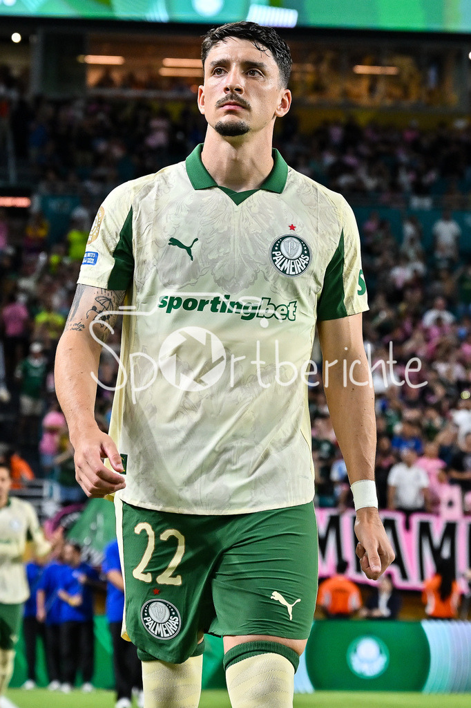 Inter Miami CF - Palmeiras Sao Paulo | im Bild Joaquin PIQUEREZ (Palmeiras 22) / Einzelfoto / Freisteller / FIFA Club World Cup: Inter Miami CF - Palmeiras Sao Paulo, Hard Rock Stadium am 23.06.2025 / NOT FOR SALE IN USA
