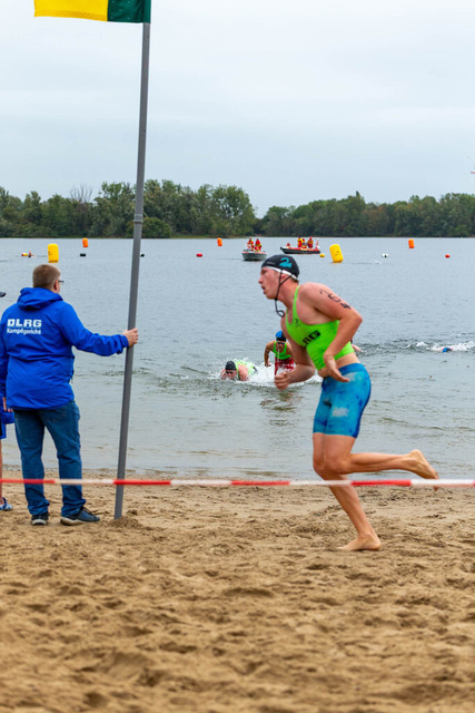 DLRG, Rettungssport, Beach- & Oceanevents, NRW-Landesmeisterschaften Freiwasser Rettungssport 2026 20.09.2026 | Kalkar-Wissel, Deutschland - September, 20: Impressionen der 7. NRW-Landesmeisterschaften Freiwasser Rettungssport 2026 im Naturbad Wisseler See (Foto: Benedikt Lang (DLRG)) - Realisiert mit Pictrs.com