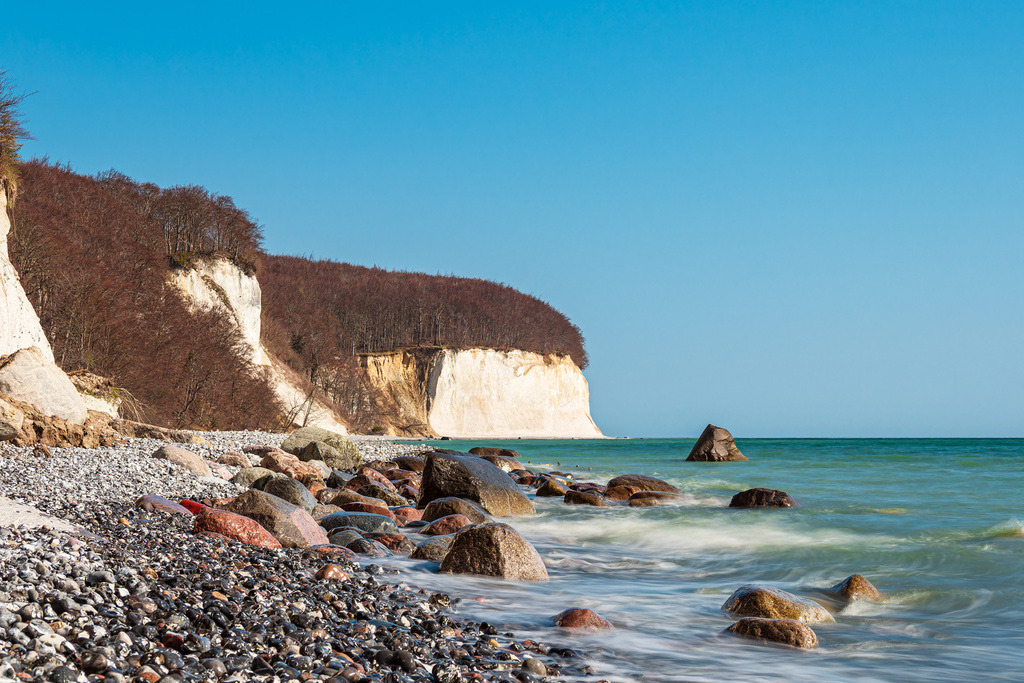 Kreidefelsen an der Küste der Ostsee auf der Insel Rügen | Kreidefelsen an der Küste der Ostsee auf der Insel Rügen.