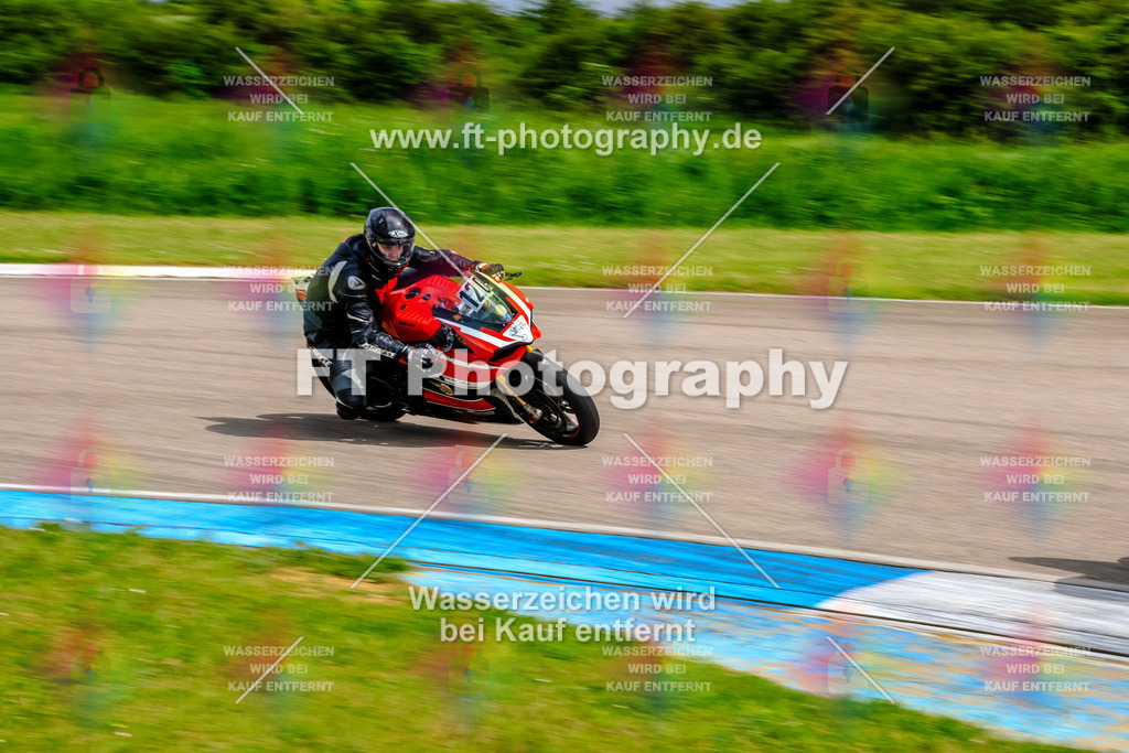 MotoTeam-9363 | Hier findet Ihr Bilder von Touristenfahrten auf der Nürburgring Nordschleife oder von anderen Veranstaltungen die ich besucht habe. Viel Spass beim Durch Schauen 