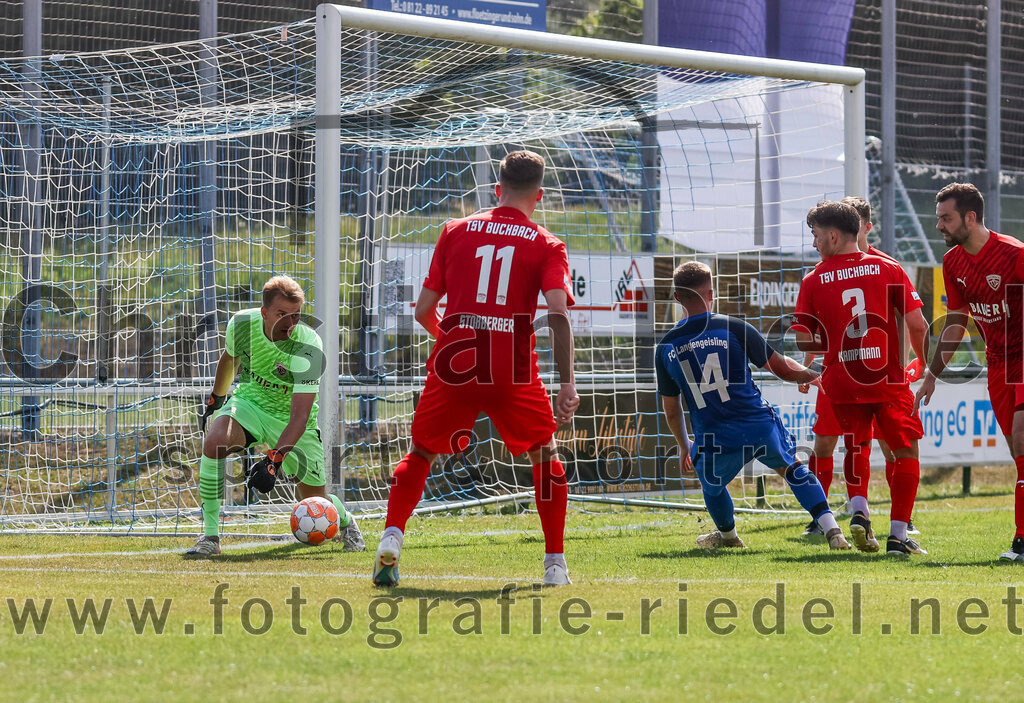 2023-07-08_115_FC_Langengeisling_gegen_TSV_Buchbach | Erding, Deutschland, 08.07.2023:
Fußball, Bezirksliga Oberbayern Ost 2023 / 2024, Testspiel, FC Langengeisling gegen TSV Buchbach, Endergebnis: 0:6

Torwart Ludwig Zech (TSV Buchbach, #1), Tobias Stoßberger (TSV Buchbach, #11), David Riederle (FC Langengeisling, #14), Simon Kampmann (TSV Buchbach, #3)

Foto: Christian Riedel / fotografie-riedel.net