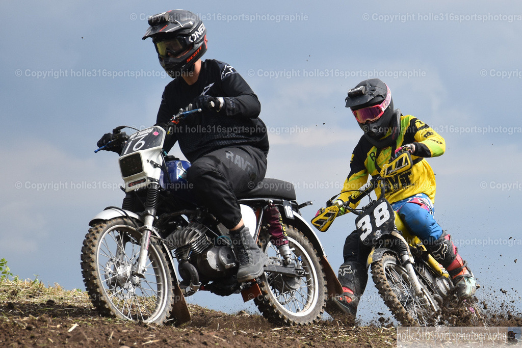 DSC_0044_01 (2) | Sportfotografie , Motorsport, Motoross, Reitsport, Mointainbike, Enduro,
Landschaft , Outdoor, Eventfotografie, Landschaft, Bilder online bestellen - Realisiert mit Pictrs.com