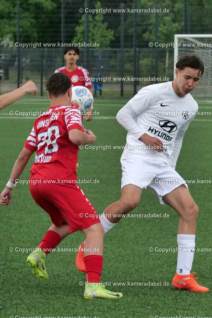 Fußball : C-Junioren : Aufstieg Regionalliga West : SUS 09 Dinslaken - Vfb 03 Hilden am 04.06.2026 in Dinslaken | Fußball : C-Junioren : Aufstieg Regionalliga West : SUS 09 Dinslaken (rotr Trikots)- Vfb 03 Hilden (weiße Trikots) am 04.06.2026 in Dinslaken - Realisiert mit Pictrs.com