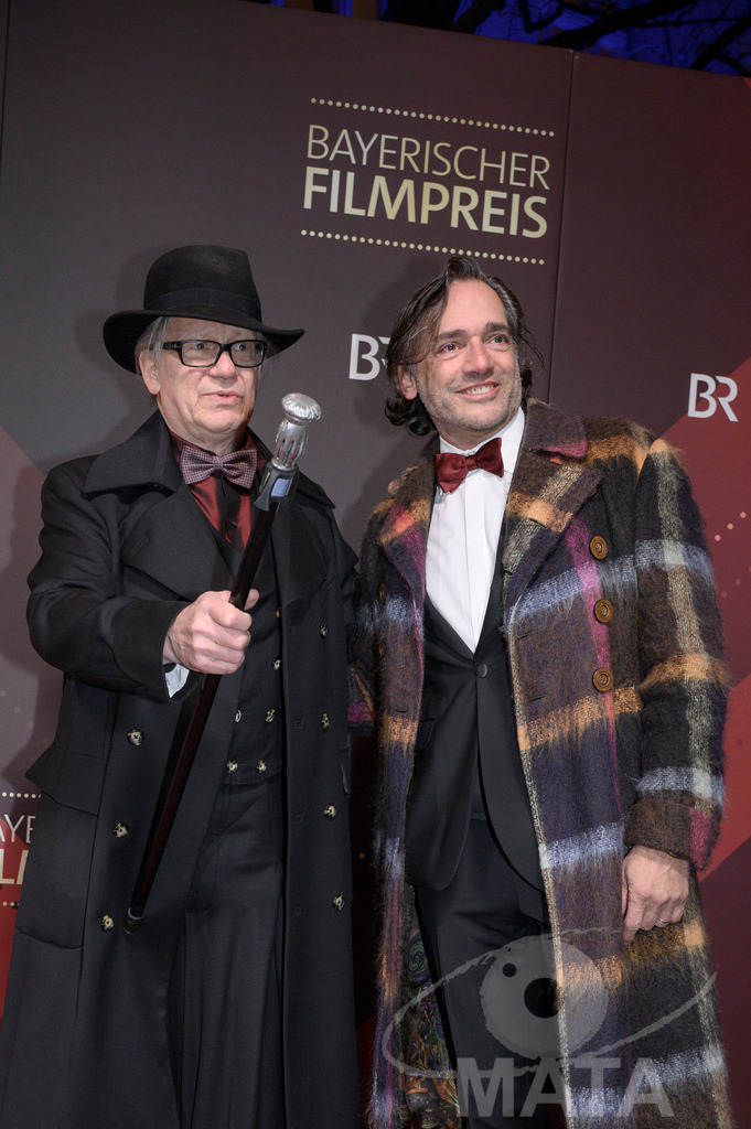 _DWI4876 | Hannes Hellmann und Branko Buchberger bei der Verleihung des 47. Bayerischen Filmpreises 2026  im Prinzregententheater. München, Deutschland. Der Bayerische Filmpreis wird seit 1979 von der Bayerischen Staatsregierung verliehen, um die Bedeutung des Kinofilms als Kulturgut herauszustellen - Realisiert mit Pictrs.com