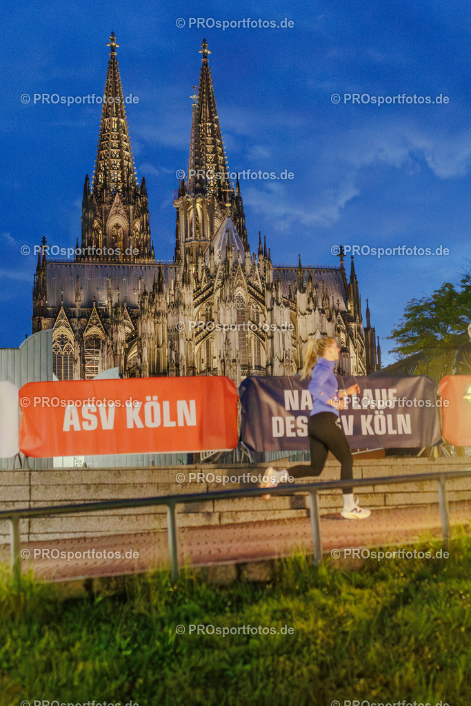 23. Nachtlauf des ASV Koeln; Koeln, 13.05.26 | Impressionen vom 23. Nachtlauf des ASV Koeln am 13.05.26 in der  von Koeln (Deutschland). Foto: BEAUTIFUL SPORTS/Bernd Hoffmann