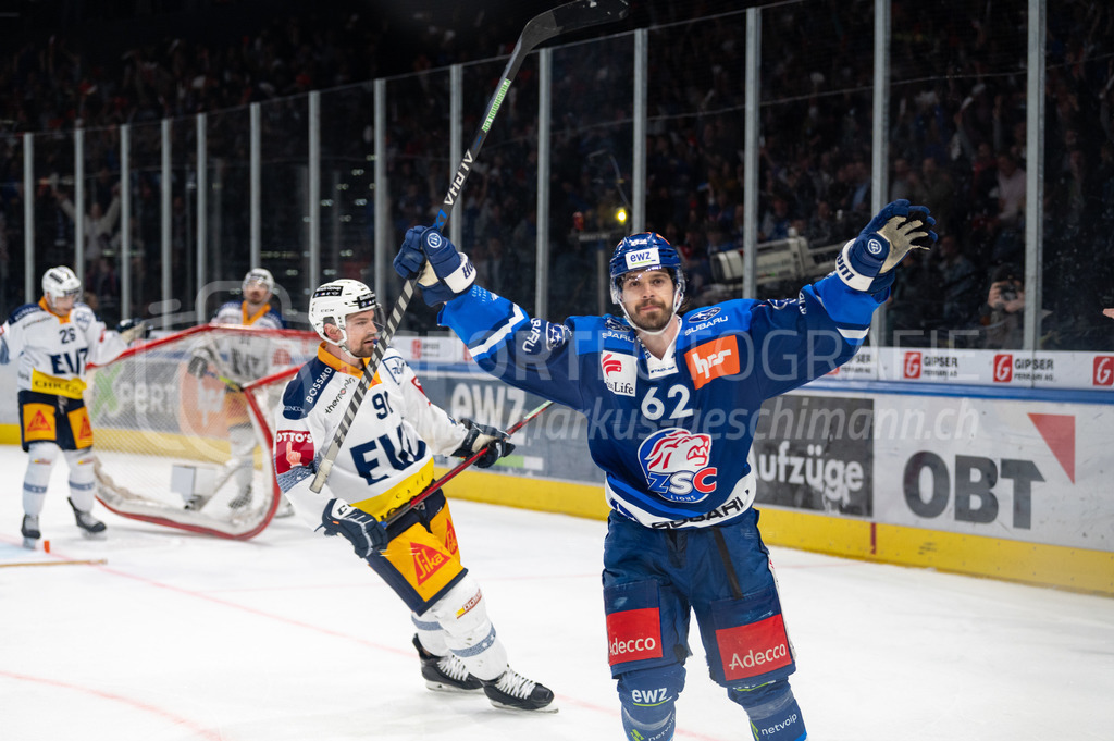 Swiss National League Final Game 2: ZSC Lions - EV Zug | 20.04.2022, Zürich, Hallenstadion, Swiss National League Final Game 2: ZSC Lions - EV Zug, #62 Denis Malgin (ZSC) erzielt das entscheidende 2:1. - Realisiert mit Pictrs.com