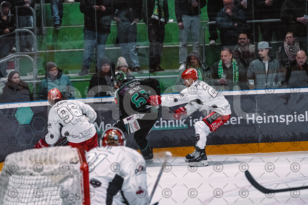 Alligators_vs_Hannover_PO_10_03_2026-34 | Höchstadt Alligators Fotogalerie: Eishockey-Action aus Franken. Professionelle Spielfotos, Portraits & Stadionbilder zum Download. Jetzt entdecken! - Realisiert mit Pictrs.com
