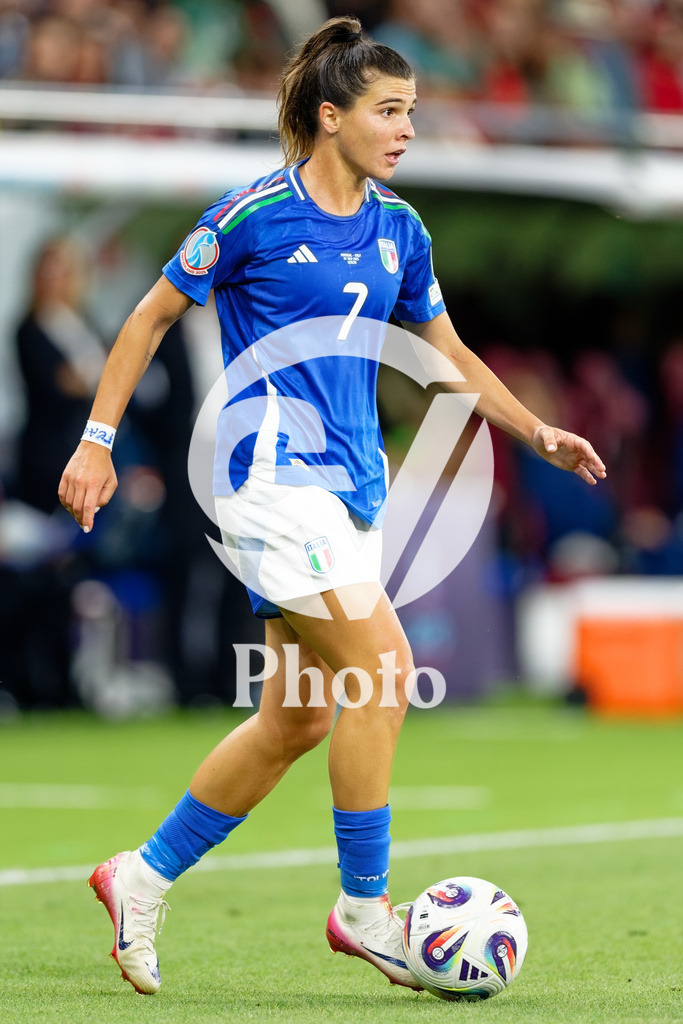 Portugal v Italy - UEFA Women's EURO 2025 Group B | GENEVA, SWITZERLAND - JULY 7:  Sofia Cantore of Italy controls the ball  during the UEFA Women's EURO 2025 Group B match between Portugal and Italy at Stade de Geneve on July 7, 2025 in Geneva, Switzerland. (Photo by Giuseppe Velletri/Sports Press Photo/Getty Images)