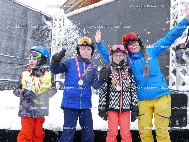 Gruppe Anna-Maria | Photos von der Skischule Warth - Realisiert mit Pictrs.com