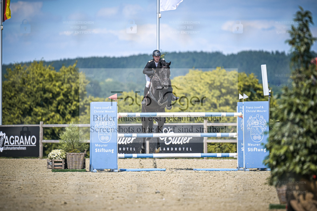 DOS_4480 | Entdecke hochwertige Reitturnierfotos von Foto Oger. Professionell, emotional und authentisch – jetzt Lieblingsmomente im Shop bestellen. - Realisiert mit Pictrs.com