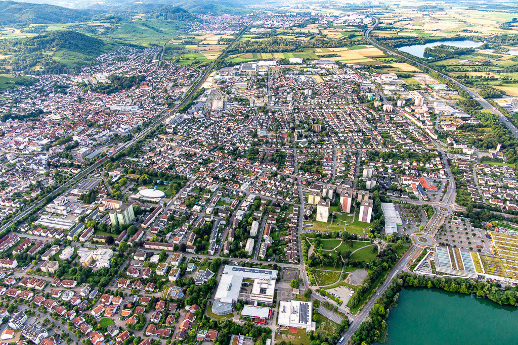 Luftbild: Ortsansicht von Norden in Bensheim im Bundesland Hessen in Deutschland. Foto: IMG_142732.jpg vom 19.07.2024 durch Werner Riehm/FLY-FOTO.de