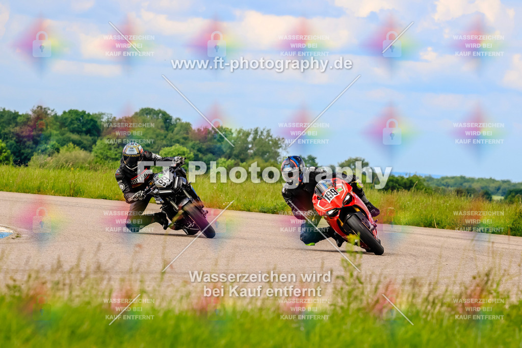 MotoTeam-1208 | Hier findet Ihr Bilder von Touristenfahrten auf der Nürburgring Nordschleife oder von anderen Veranstaltungen die ich besucht habe. Viel Spass beim Durch Schauen 