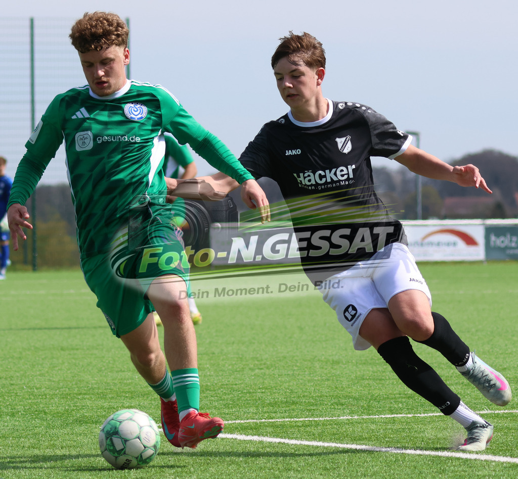 SV Rödinghausen - MSV Duisburg | Auf dem Bild zu sehen: schwarz SV Rödinghausen ; grün MSV Duisburg: SV Rödinghausen, MSV Duisburg, Saison 25/26, A-Jugend, Testspiel, Rödinghausen, Deutschland - Realisiert mit Pictrs.com