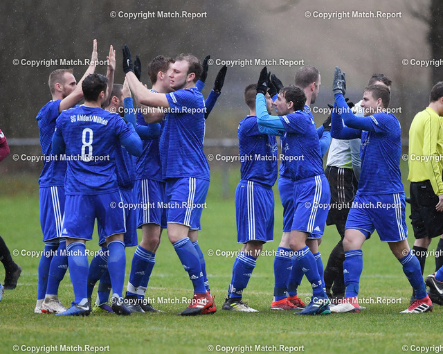Fussball  Landesliga 2018/2019: SG Ahldorf / Muehlen - VfL Pfullingen | Fussball  Landesliga  2018/2019         09.12.2018SG Ahldorf / Muehlen - VfL PfullingenSG Team beim abklatschen vor dem SpielFOTO: ULMER PressebildagenturxxNOxMODELxRELEASExx