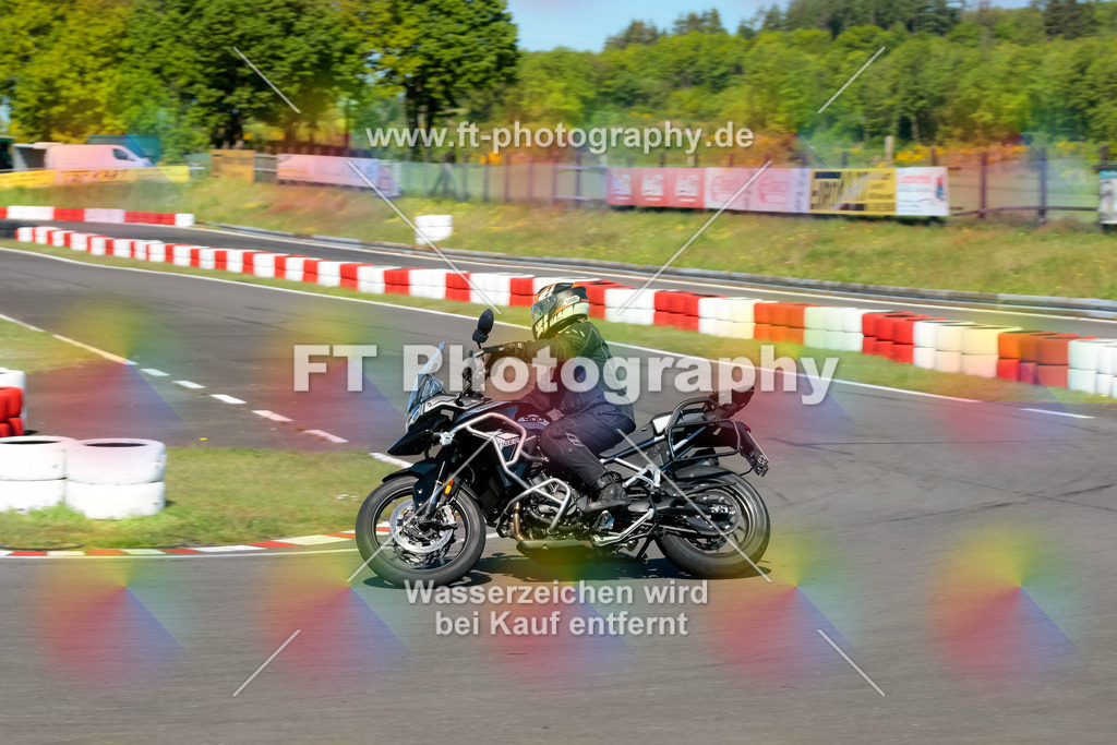 Moto-TeamOBK-21742 | Hier findet Ihr Bilder von Touristenfahrten auf der Nürburgring Nordschleife oder von anderen Veranstaltungen die ich besucht habe. Viel Spass beim Durch Schauen 