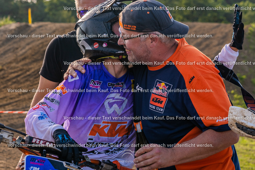 09_20_LM_Schenkenhorst-0050 | Sportfotografin aus Berlin-Brandenburg mit Fokus auf Motocross. Ich halte deine sportliche Leistung und echte Emotionen auf und neben der Strecke professionell fest. Entdecke die Fotos von deinem Rennen und bestelle sie direkt hier im Shop.