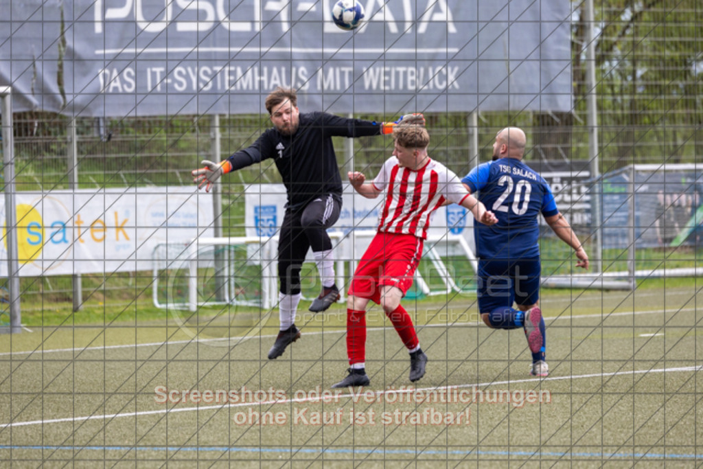 20250413_142947_0517 | #,TSG Salach II (blau) vs. TB Holzheim (weiß/rot), Fussball, Kreisliga B10 - Bezirk Neckar/Fils, 22. Spieltag, Saison 2024/2025, Kunstrasensportplatz, Staufenecker Straße 41, 73084 Salach, 13.04.2025 - 13:00 Uhr,Foto: PhotoPeet-Sportfotografie/Peter Harich
