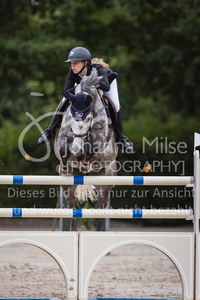 240614_Lemwerder_S1-Springen-523 | Deine schönsten Turniermomente als professionelle Fotos! Entdecke hochwertige Pferdesport-Fotografie im Online-Shop. Jetzt Fotos finden & bestellen!