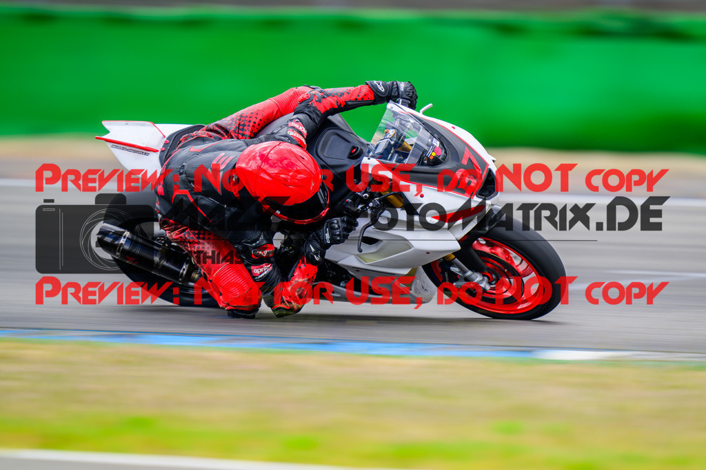 MaZZes_FotoMatrix_240615_9714 | WEISS