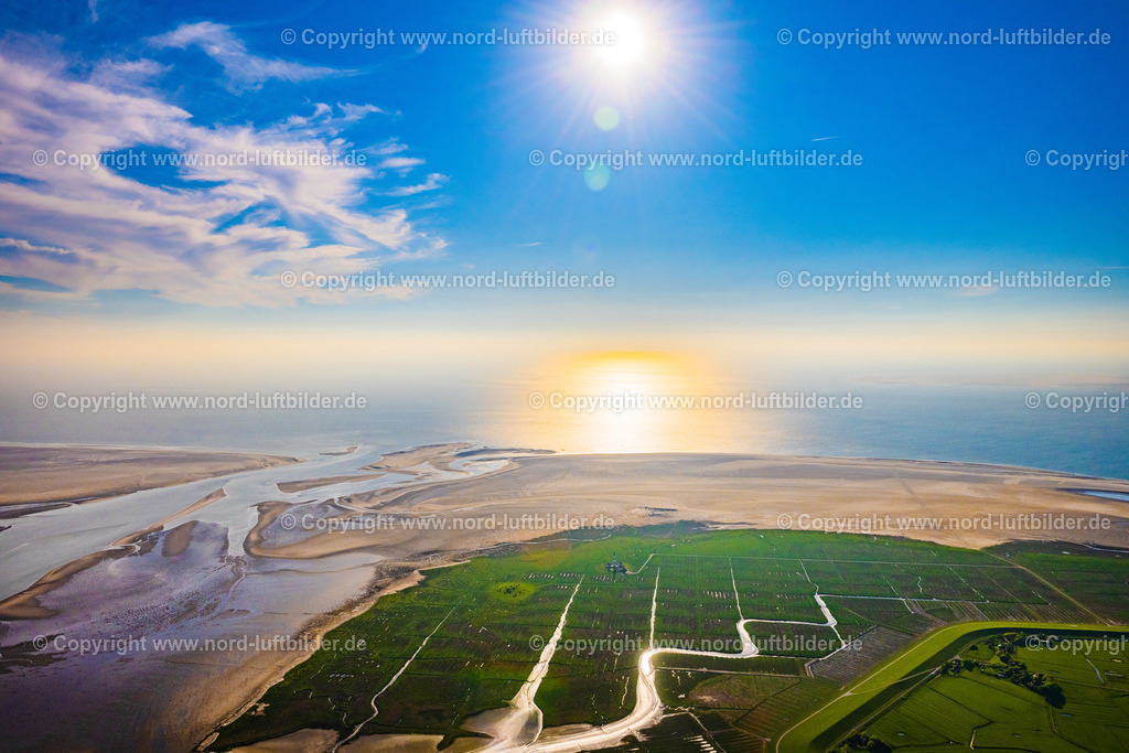 Westerhever_Leuchtturm_ELS_1136300523 | WESTERHEVER 30.05.2023 Leuchtturm Westerheversand als historisches Seefahrtszeichen im Küstenbereich der Nordsee in Westerhever im Bundesland Schleswig-Holstein. // Lighthouse Westerheversand as a historic seafaring character in the coastal area of North Sea in Westerhever in the state Schleswig-Holstein. Foto: Martin Elsen