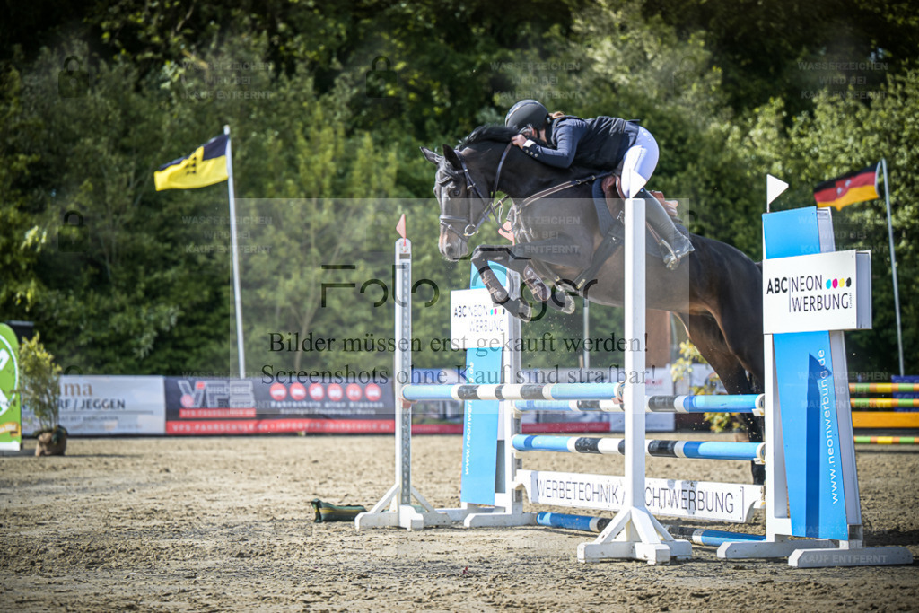 DOS_0707 | Entdecke hochwertige Reitturnierfotos von Foto Oger. Professionell, emotional und authentisch – jetzt Lieblingsmomente im Shop bestellen. - Realisiert mit Pictrs.com