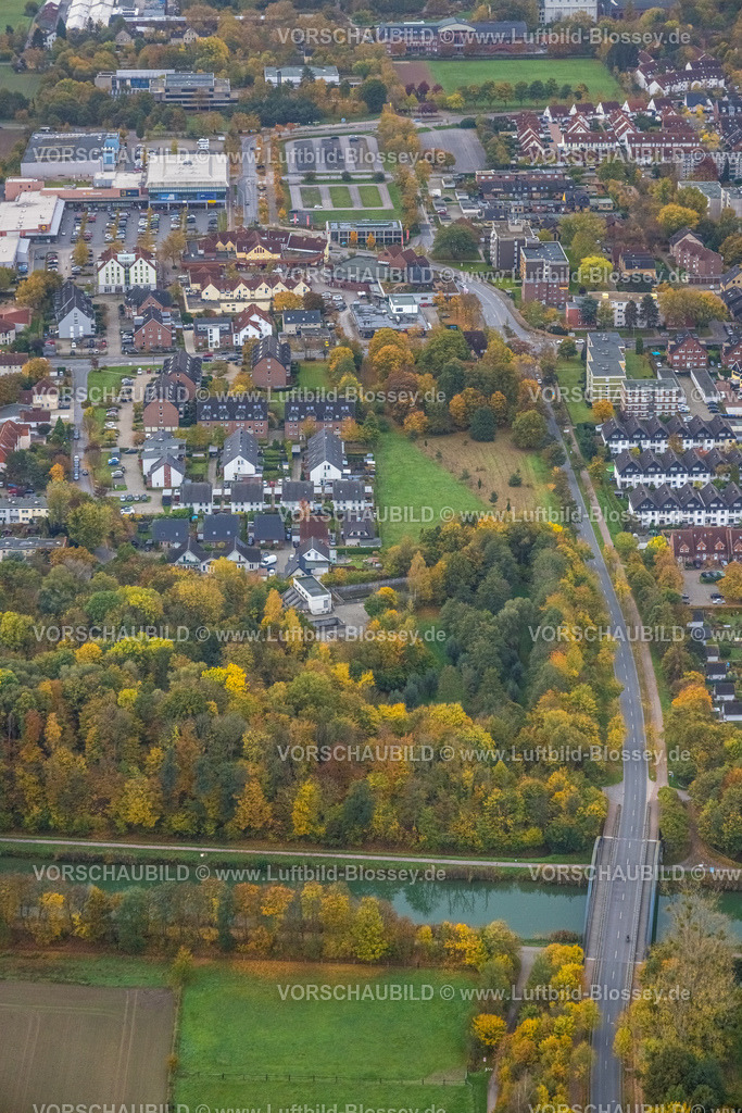 Hamm221011707 | Luftbild, Grünflächen Ostwennemarstraße, Kindergarten Villa Kunterbunt im Waldstück Ecke Alter Uentroper Weg, Herbstfarben, Uentrop, Hamm, Ruhrgebiet, Nordrhein-Westfalen, Deutschland