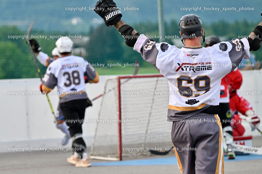 VAS Ballhockey vs. HSC Eagles Poggersdorf | Jubel VAS Ballhockey, #69 Ett/mayr Timo, VAS Ballhockey vs. HSC Eagles Poggersdorf, VAS Ballhockey vs. HSC Eagles Poggersdorf am 14.07.2024 in Villach (Alpen Arena ), Austria, (Photo by Bernd Stefan)