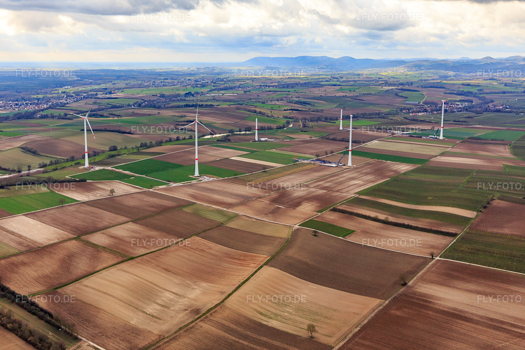 Luftbild: Baustelle des Windparks Freckenfeld der EnBW -für Windenergieanlage mit 6 Windrädern in Freckenfeld im Bundesland Rheinland-Pfalz in Deutschland. Foto: IMG_104654.jpg vom 21.01.2018 durch Werner Riehm/FLY-FOTO.de