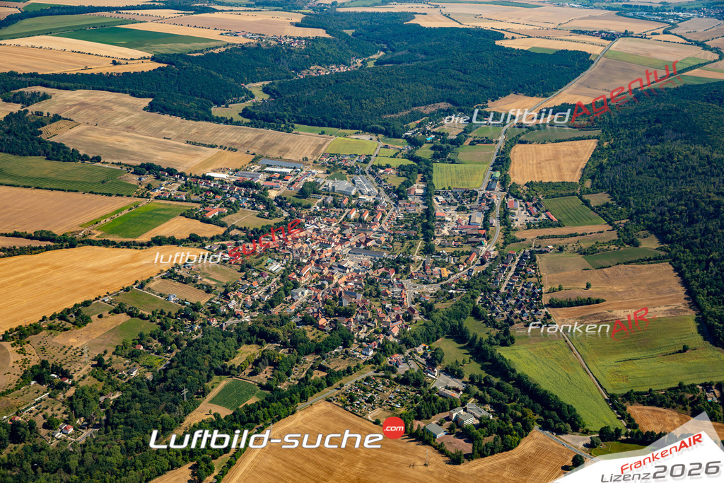 Das Luftbild der Stadt Bad Bibra wurde 2022 vom Flugzeug heraus erstellt (keine Drohnen-Aufnahmen) Aufnahmehöhe ca.450 Meter- hohe Bildauflösung und Druck-Qualität. Garantiert!
