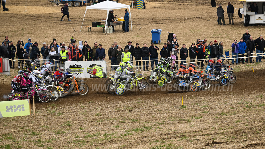 Motocross Schlatt bei Winterthur - 30. April 2023 | Start der Kategorie Seitenwagen am Motocross Schlatt bei Winterthur, 30. April 2023. 
Instagram: @mx_schlatt | @mc_wila | @sam_schweiz
Bild: Sportfotografie Markus Aeschimann | www.markus-aeschimann.ch - Realisiert mit Pictrs.com
