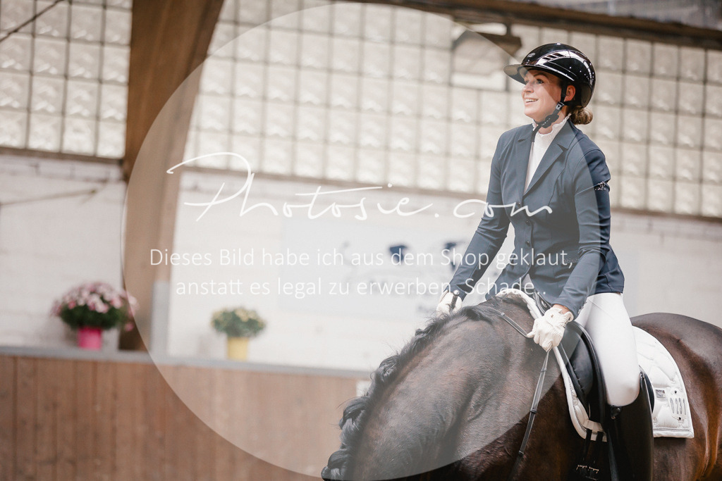 3I6A6674 | Stimmungsvolle Portraits und Reitsportfotografie im Ruhrgebiet und im Münsterland.

Pferdefotografie, Hundefotografie, Tierfotografie, Reportagen, Portraits von Tier und Mensch, Turnierfotografie in Bochum, Recklinghausen, Marl, Haltern am See, Dülmen.. - Realisiert mit Pictrs.com