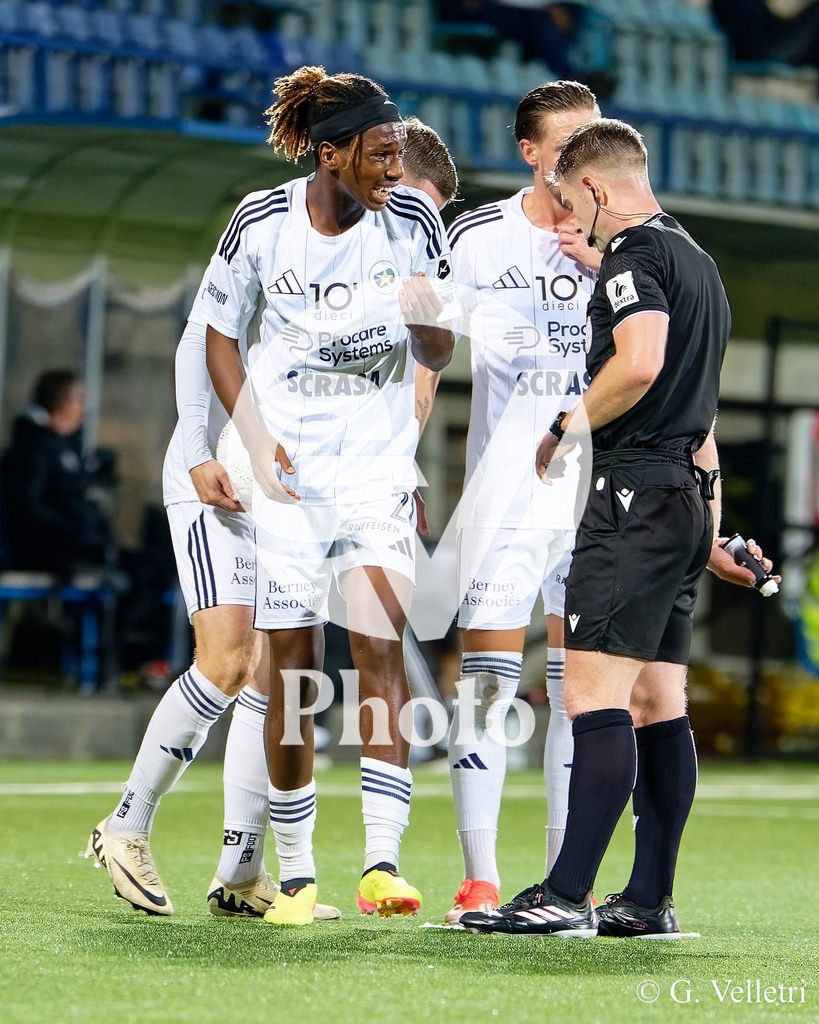 Challenge League - Etoile Carouge FC v FC Vaduz | Sidiki Camara (21 Etoile Carouge FC) in action during the Challenge League game between Etoile Carouge FC and FC Vaduz at Stade de la Fontenette in Carouge, Switzerland