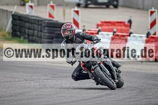 pube0551 | Professionelle Fotos von Sportveranstaltungen, aber auch Hochzeiten und anderen Events. - Realisiert mit Pictrs.com