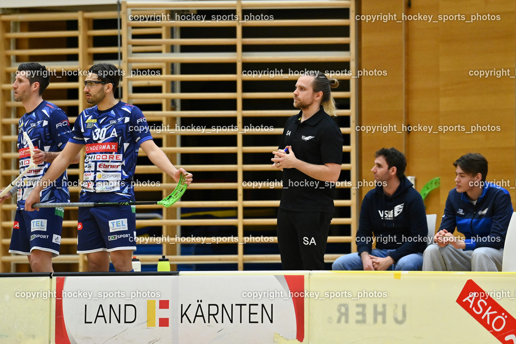 VSV Unihockey vs. KAC Floorball | Headcoach VSV Unihockey Sami Aalto, #30 Christoph Steiner VSV Unihockey, #6 Timo Schmid VSV Unihockey, VSV Unihockey vs. KAC Floorball, VSV Unihockey vs. KAC Floorball am 28.03.2026 in Villach (Ballspielhalle St. Martin), Austria, (Photo by Bernd Stefan)